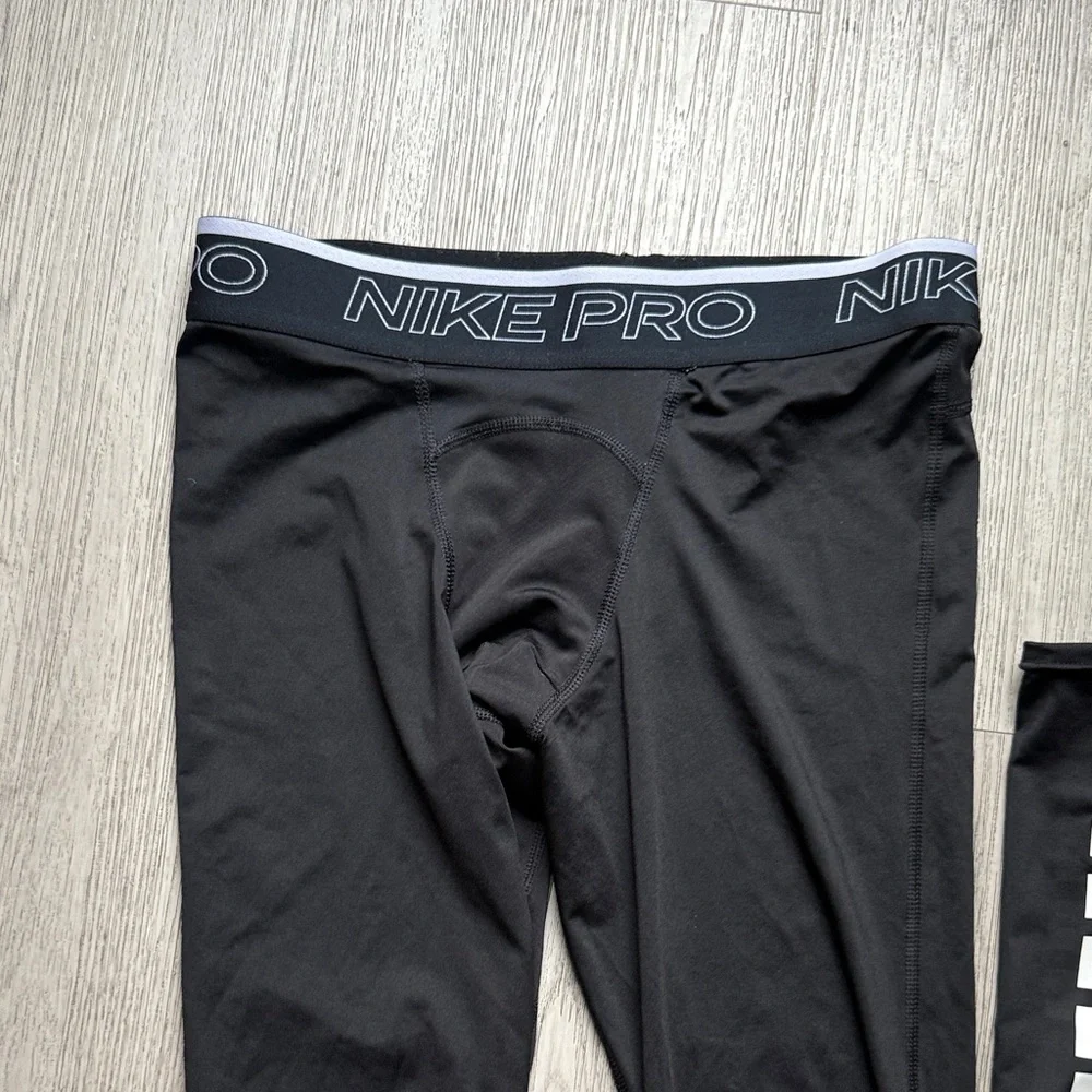 Nike Black Compression Leggings and Nike arm band